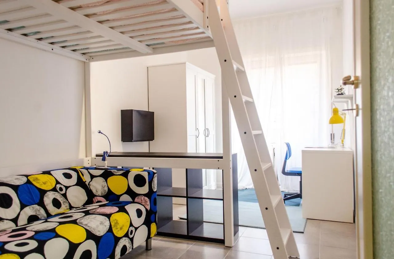 Room In Guest Room - Kamchu Apartments Room Piazza Bologna 1 Rome