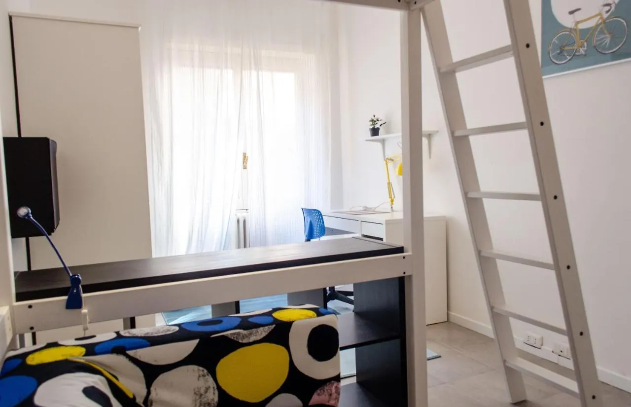 Room In Guest Room - Kamchu Apartments Room Piazza Bologna 1 Rzym
